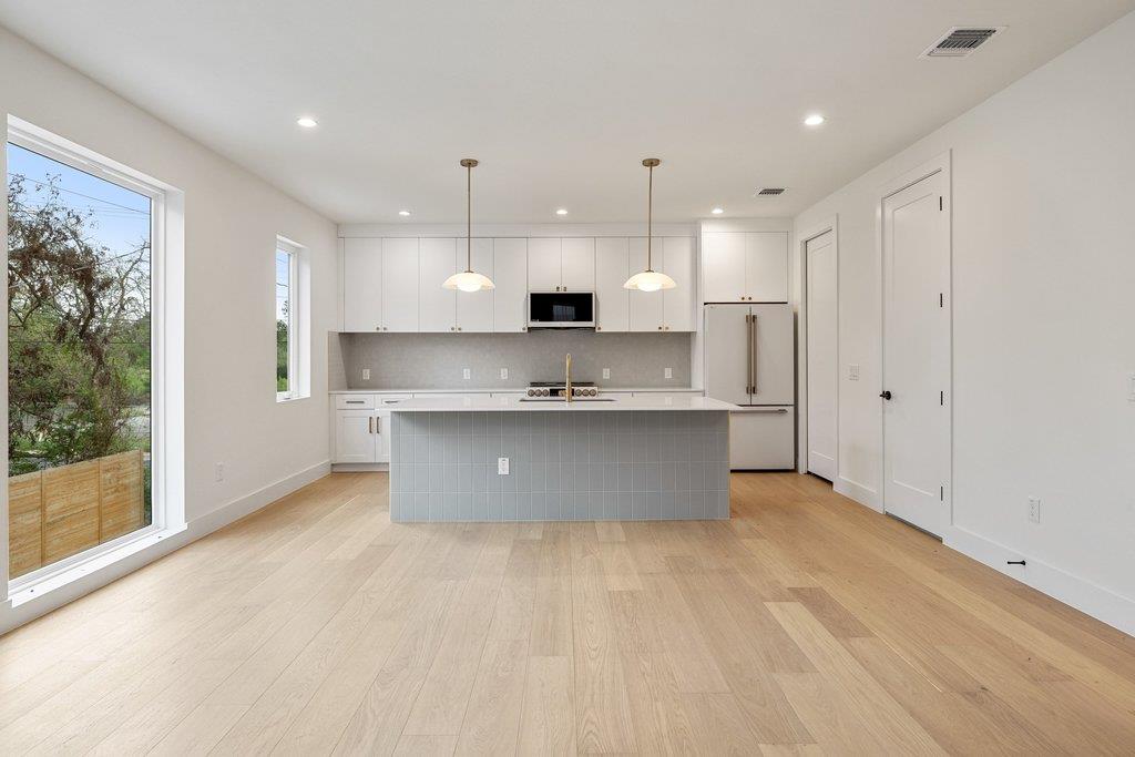 732 Springdale Rd # A, Austin, TX 78702