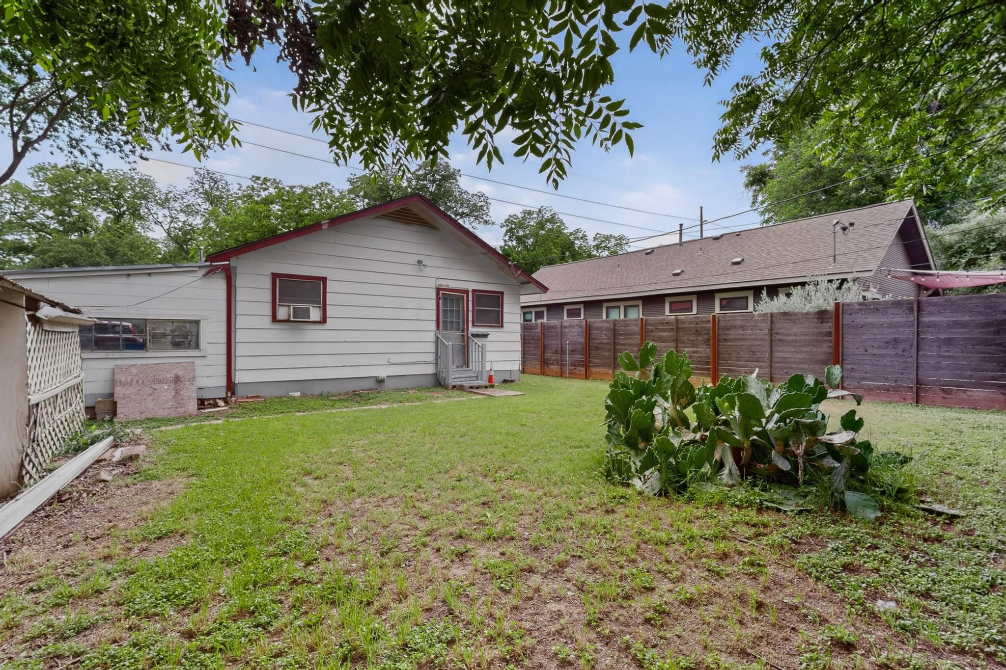 1912 Holly St, Austin, TX 78702