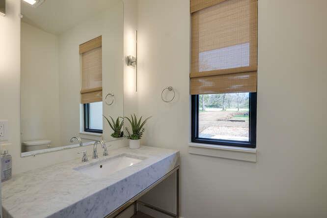 614 Pecan Creek Dr, Horseshoe Bay, TX 78657