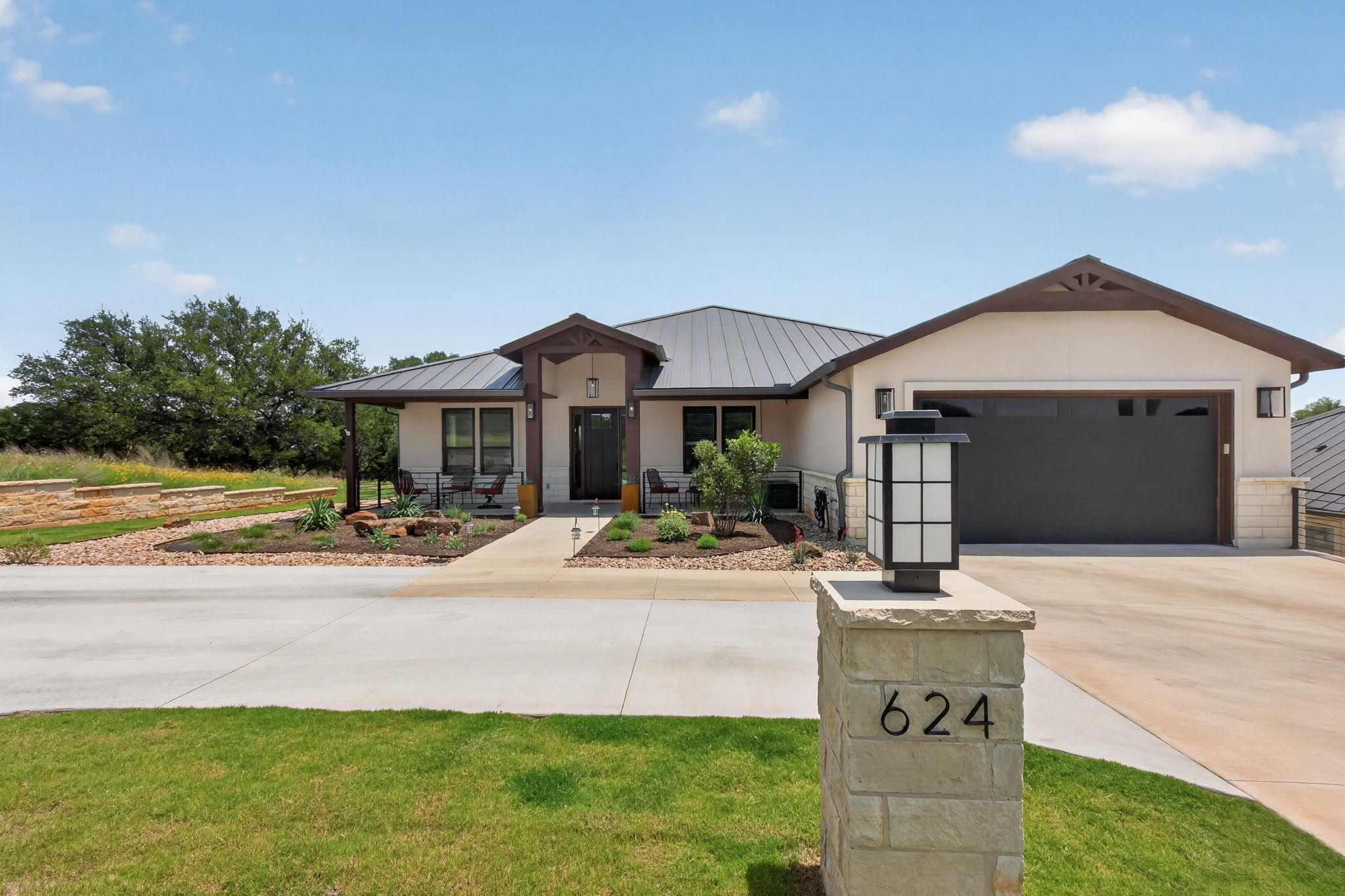 624 Broken Hills Dr, Horseshoe Bay, TX 78657