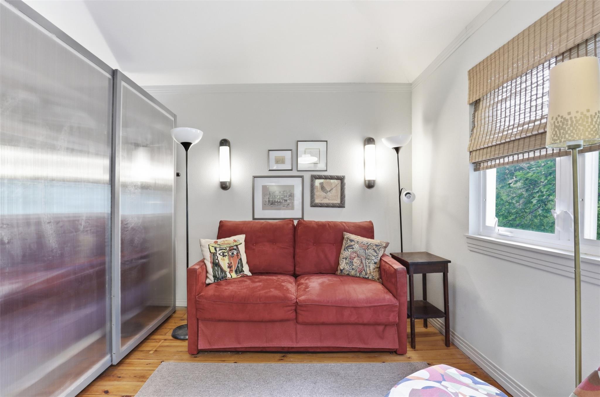 101 W 33rd St # B, Austin, TX 78705