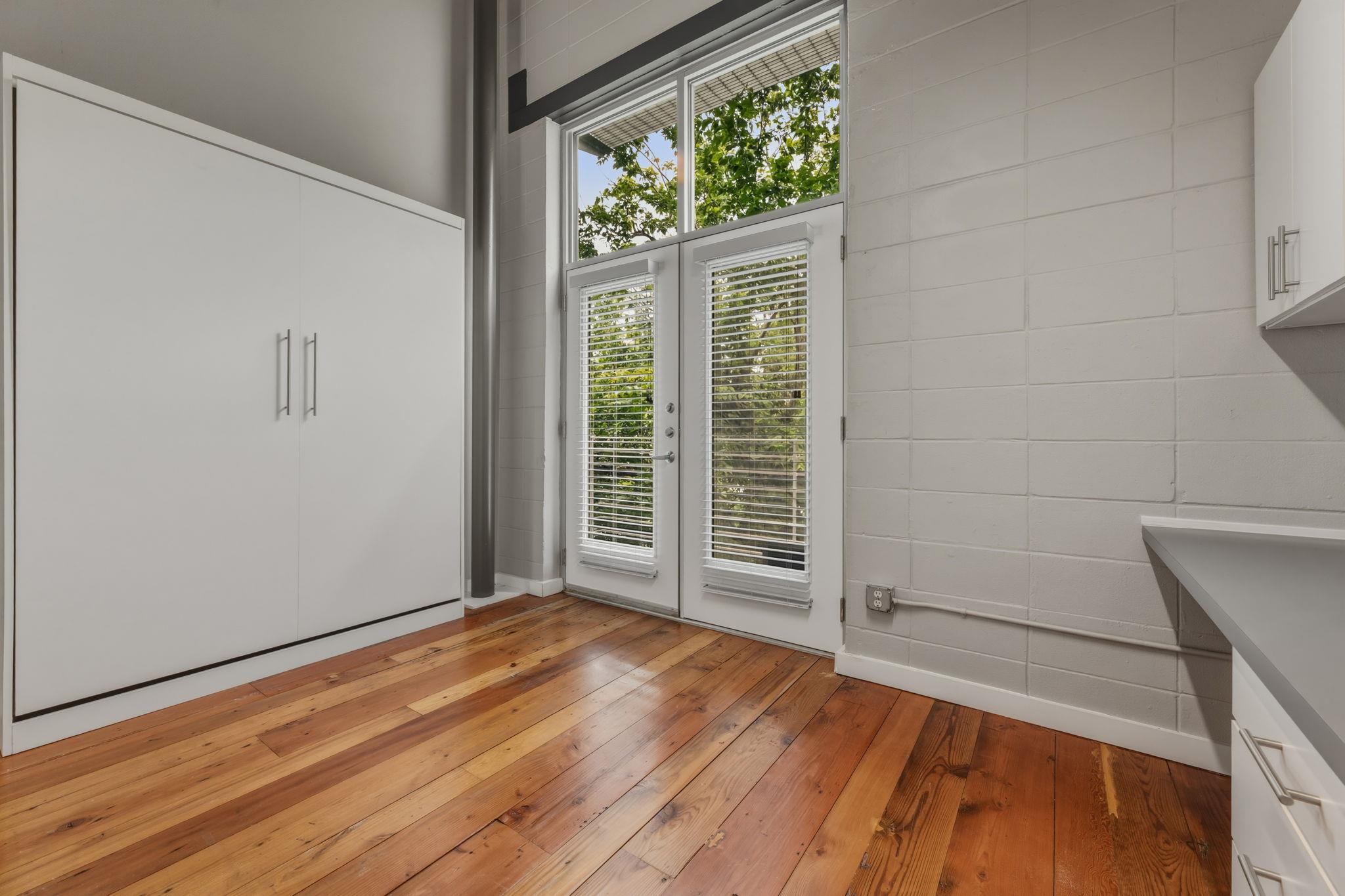1305 E 6th St # 13, Austin, TX 78702