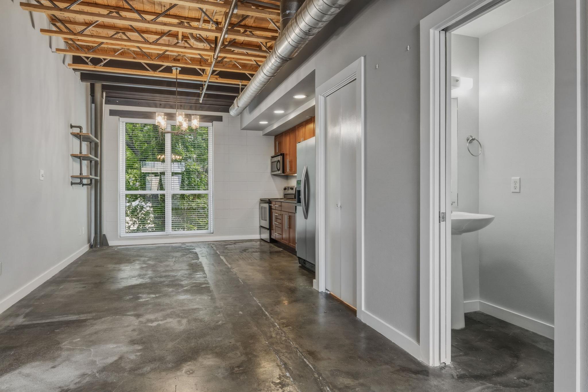 1305 E 6th St # 13, Austin, TX 78702