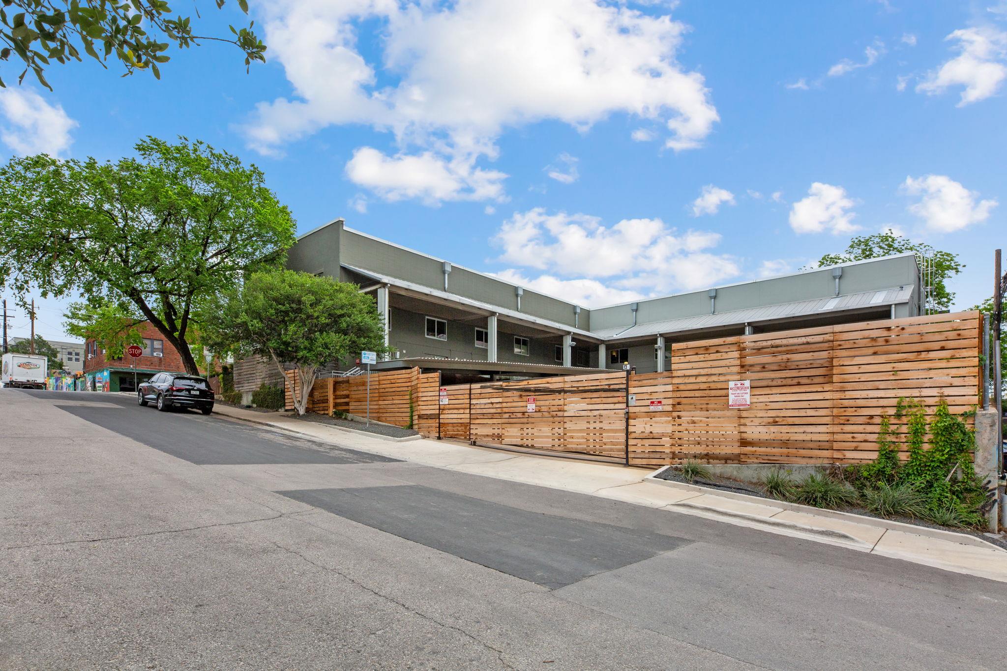 1305 E 6th St # 13, Austin, TX 78702
