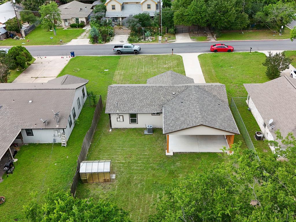 506 West St, Hutto, TX 78634
