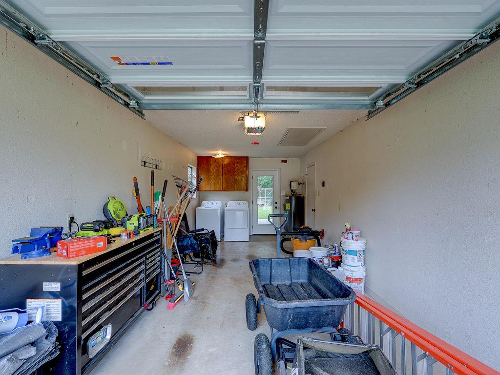 506 West St, Hutto, TX 78634