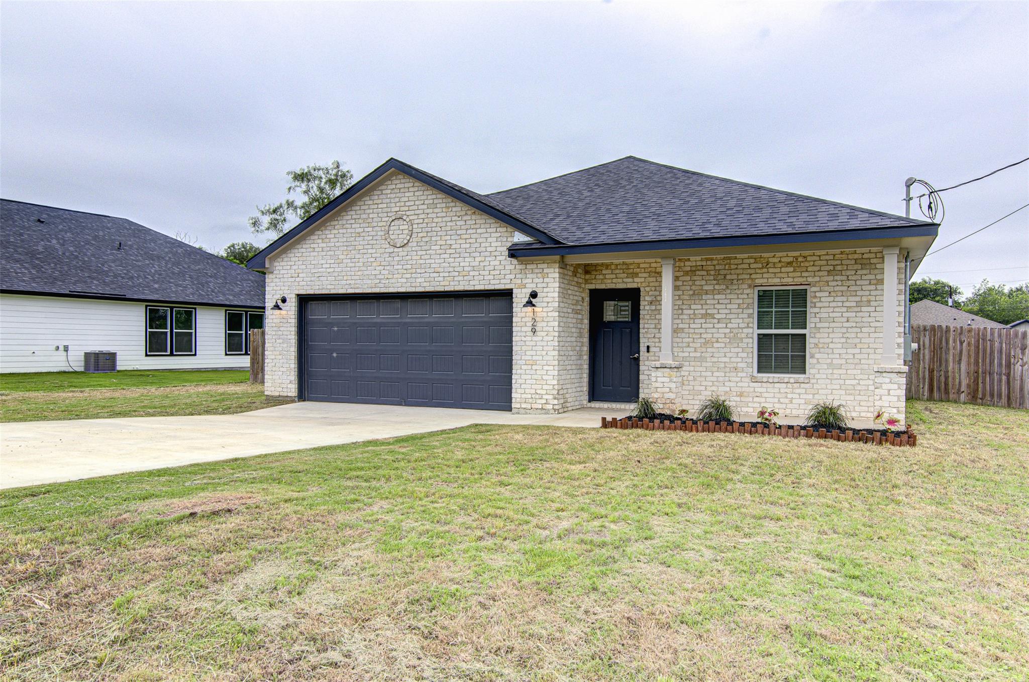 129 Kawainui Ln, Bastrop, TX 78602