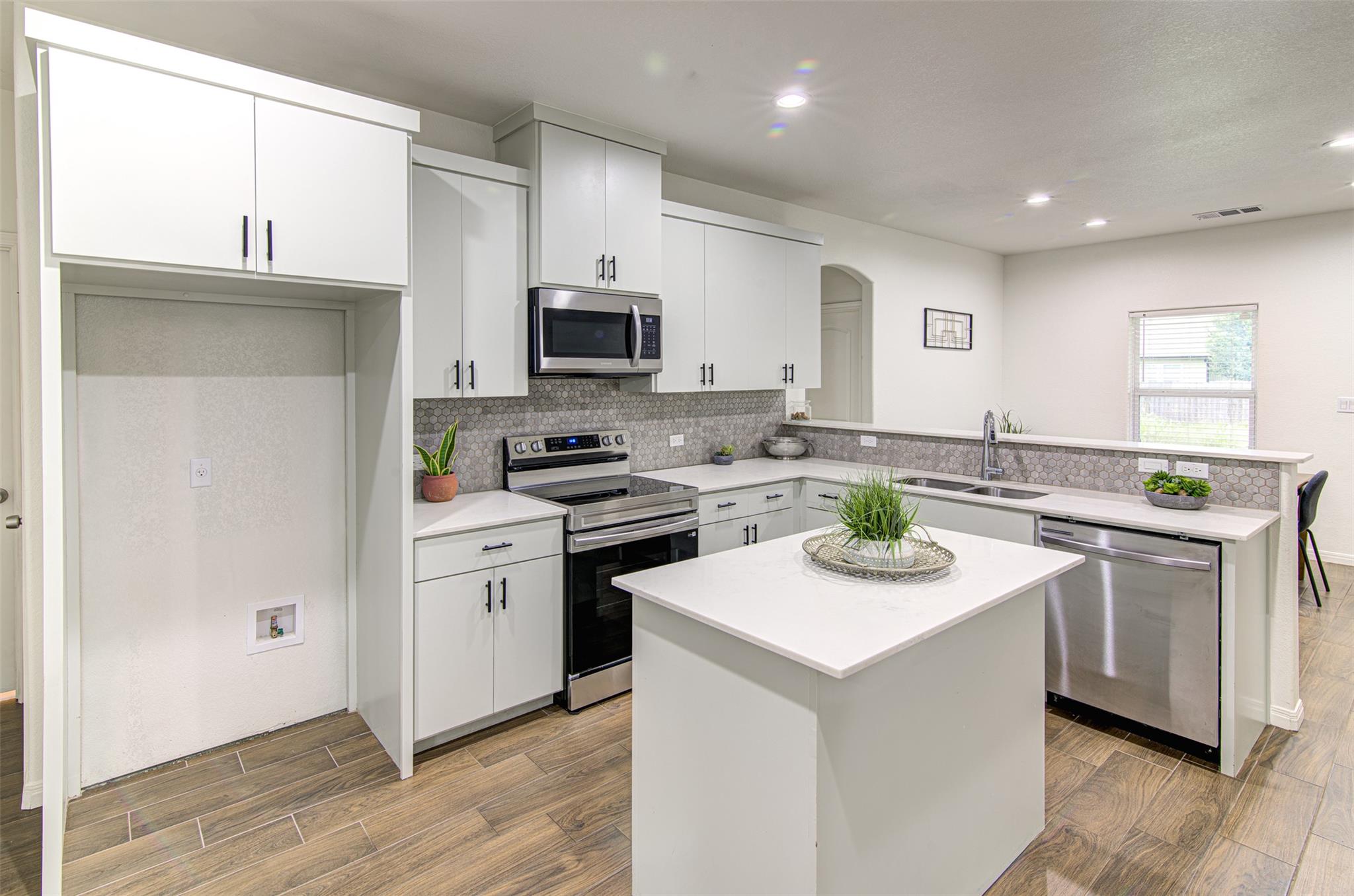129 Kawainui Ln, Bastrop, TX 78602