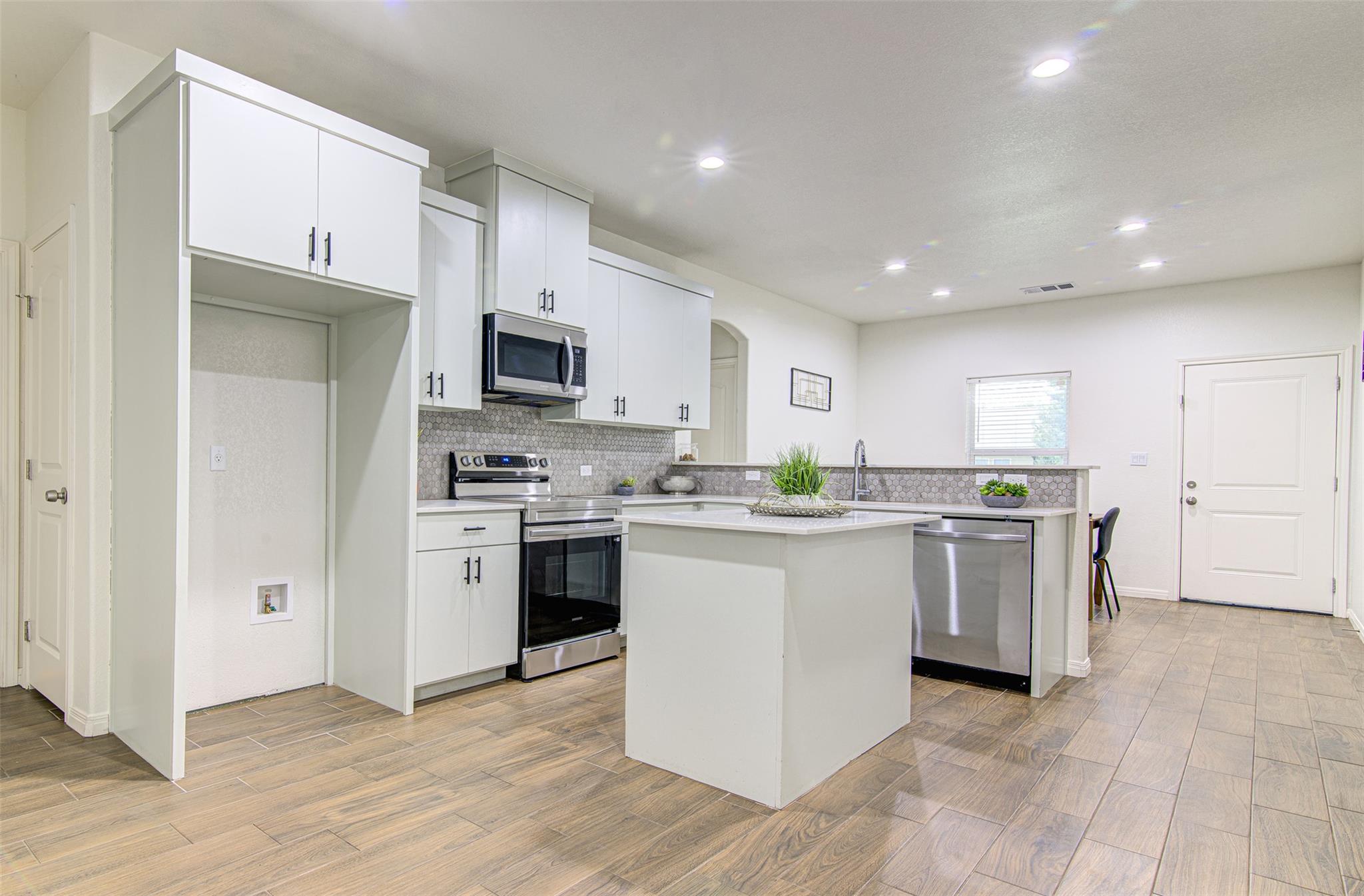 129 Kawainui Ln, Bastrop, TX 78602