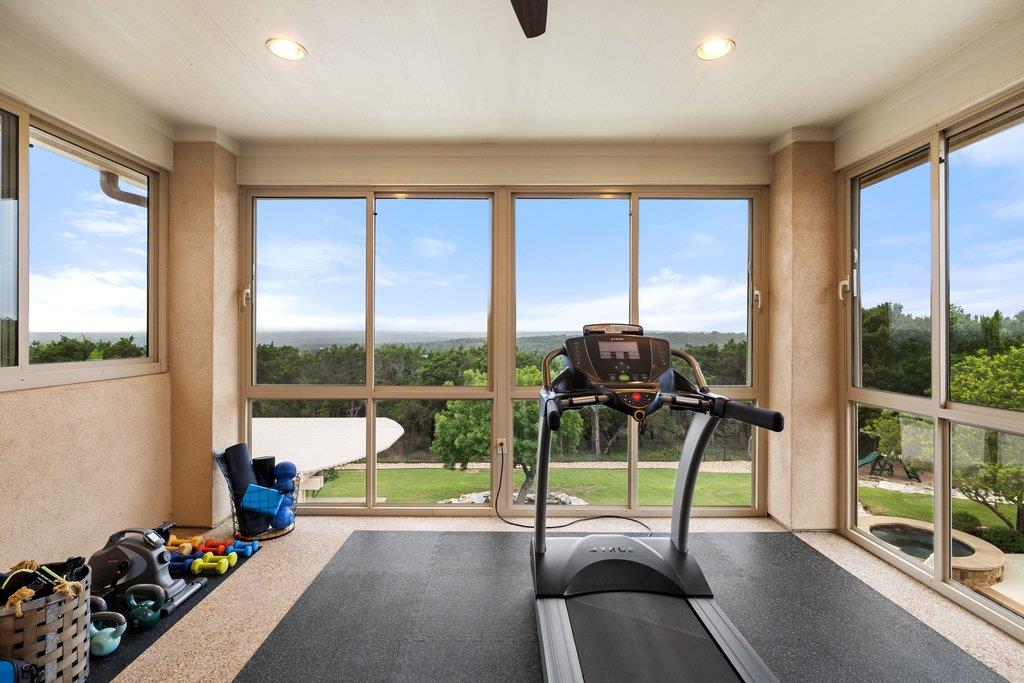 272 Whitney Woods Cir, Georgetown, TX 78633