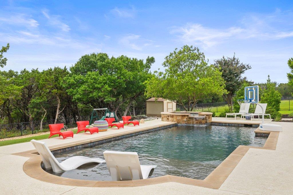272 Whitney Woods Cir, Georgetown, TX 78633