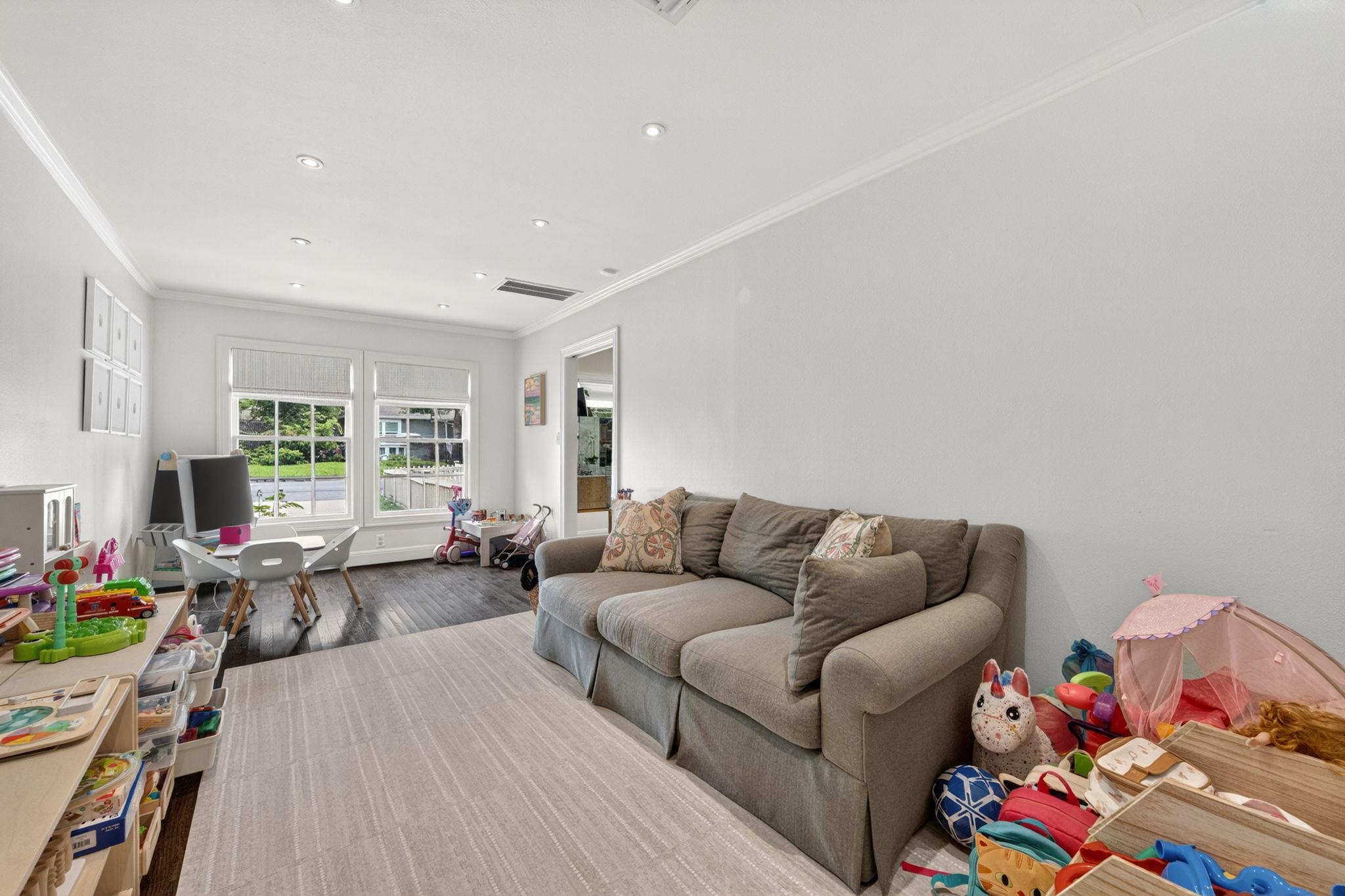 18 Margranita Cres, Austin, TX 78703