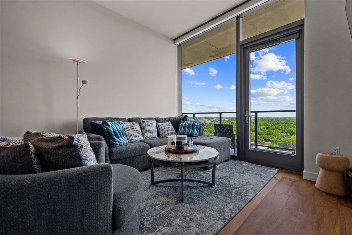 44 East Ave # 1609, Austin, TX 78701