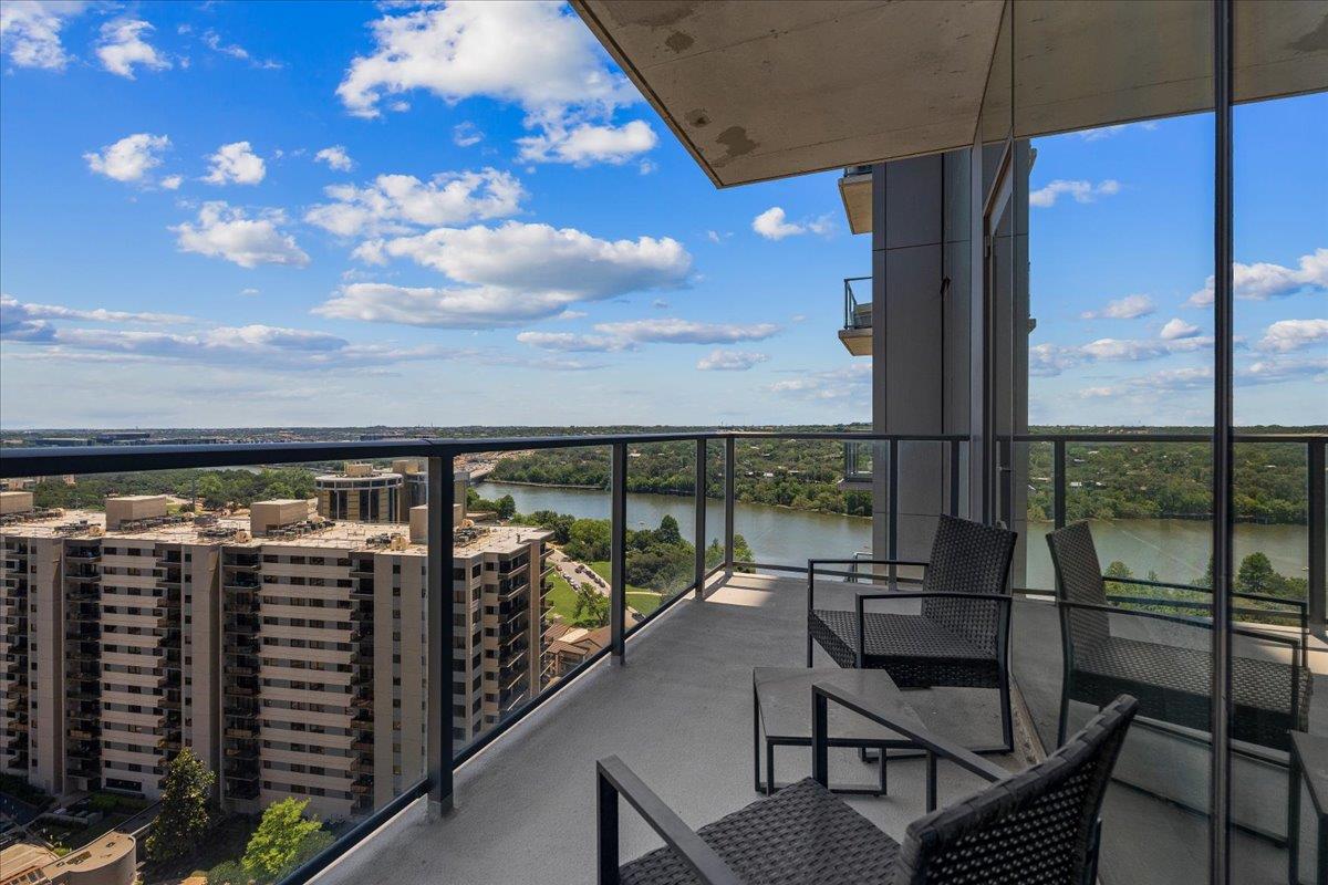 44 East Ave # 1609, Austin, TX 78701