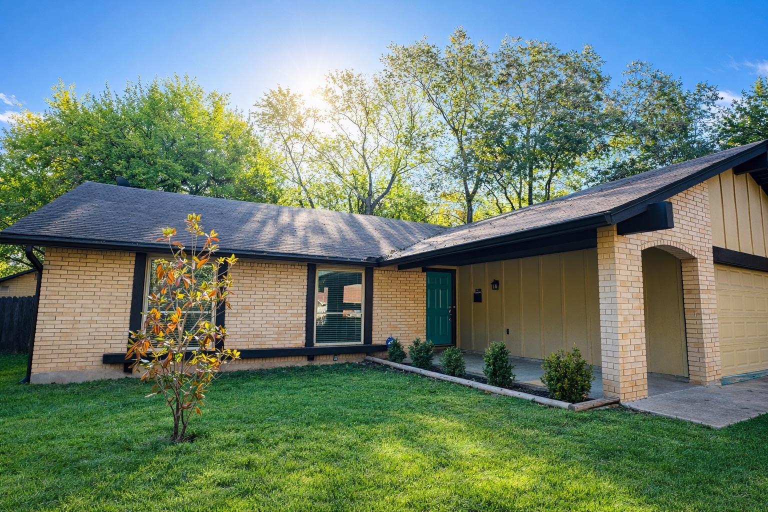9215 Hunters Trce E, Austin, TX 78758