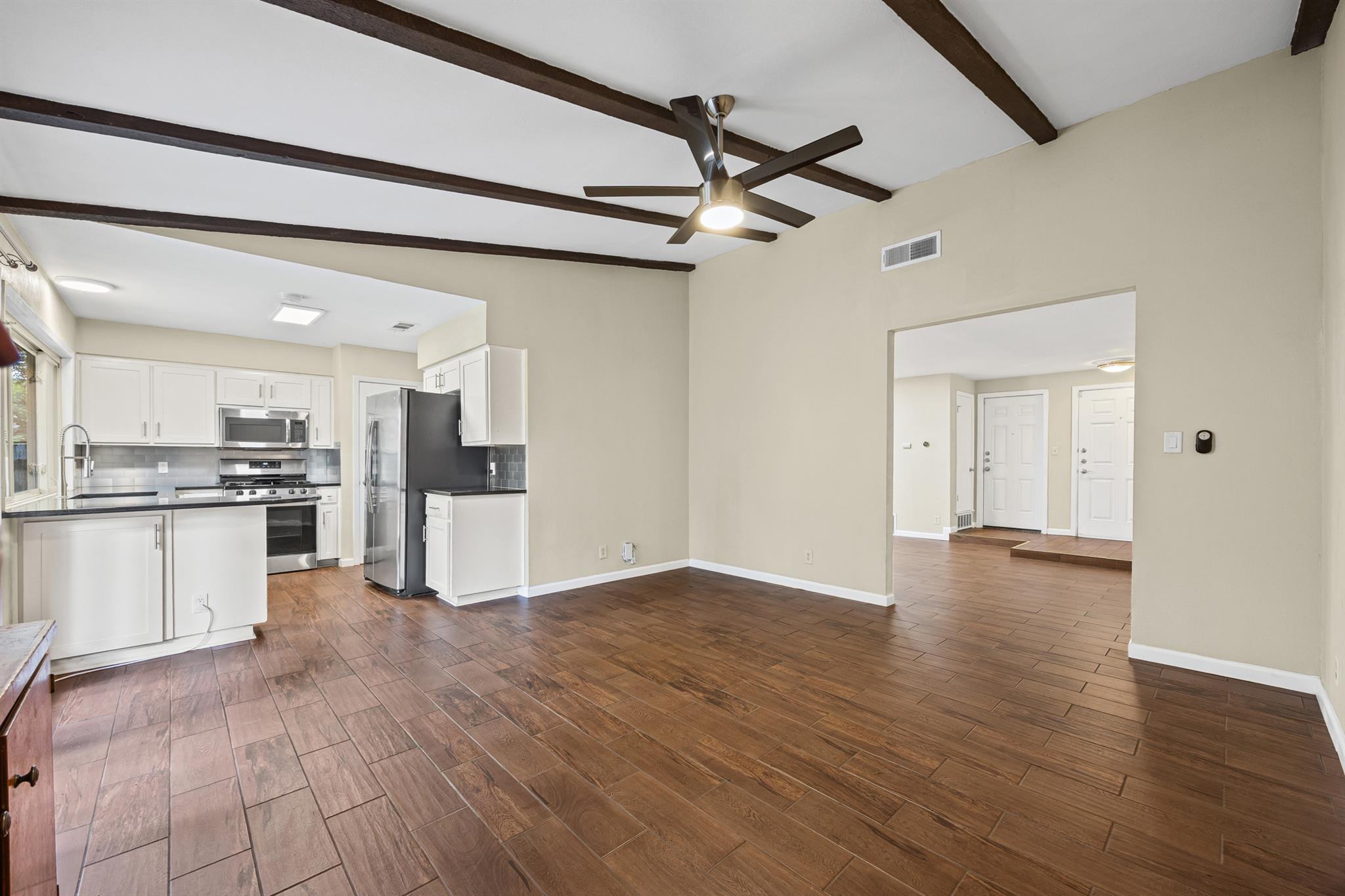 9215 Hunters Trce E, Austin, TX 78758