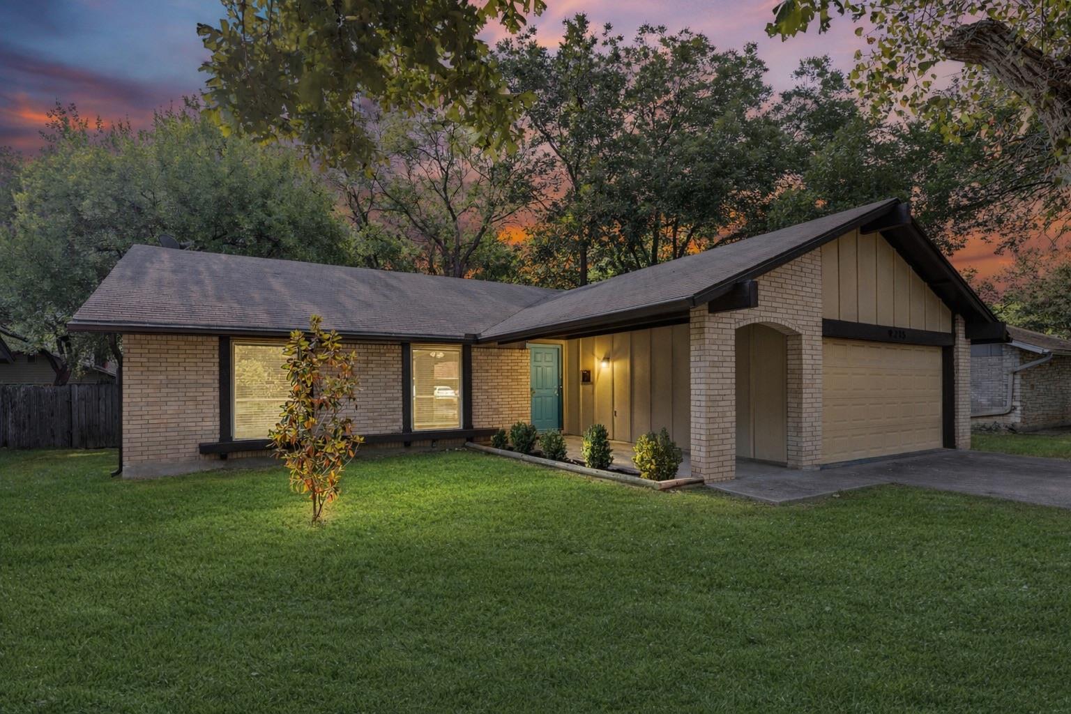 9215 Hunters Trce E, Austin, TX 78758