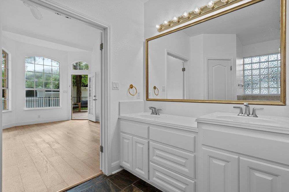 1815 Rue De St Tropez, Austin, TX 78746