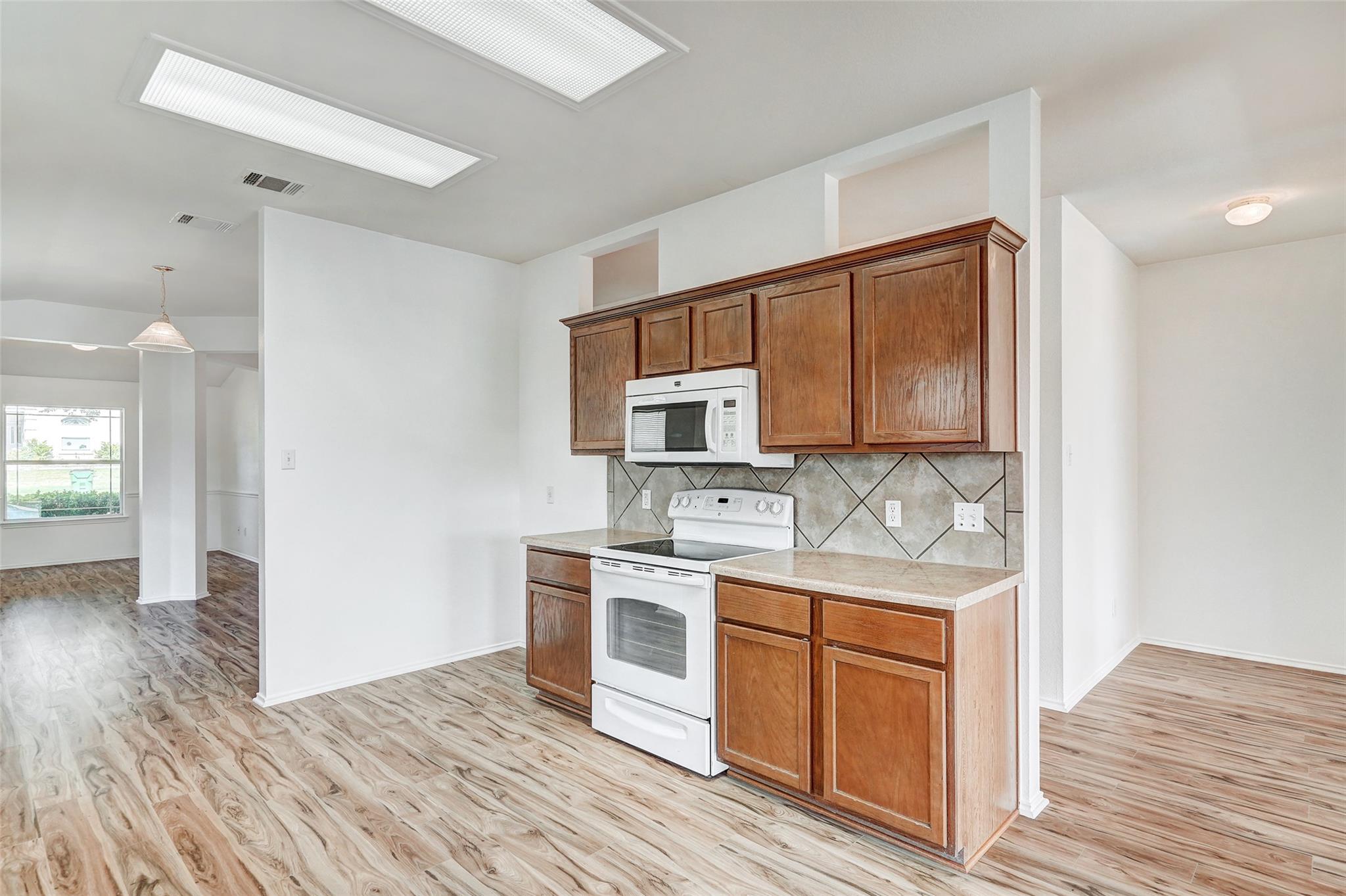 1305 Four Cabin Ct, Round Rock, TX 78665
