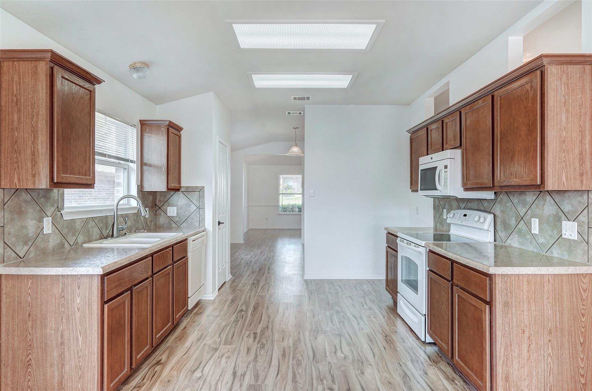 1305 Four Cabin Ct, Round Rock, TX 78665