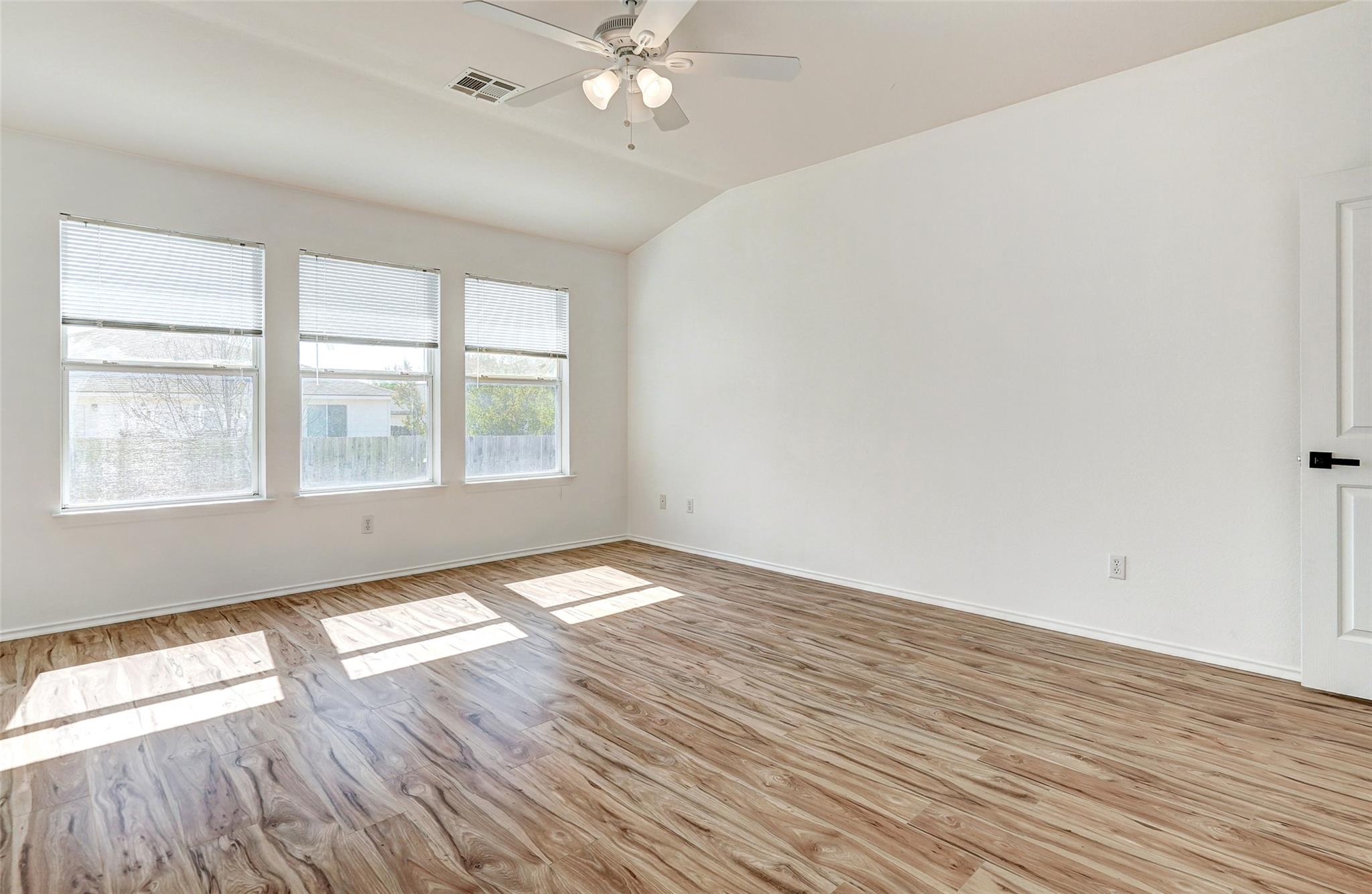 1305 Four Cabin Ct, Round Rock, TX 78665