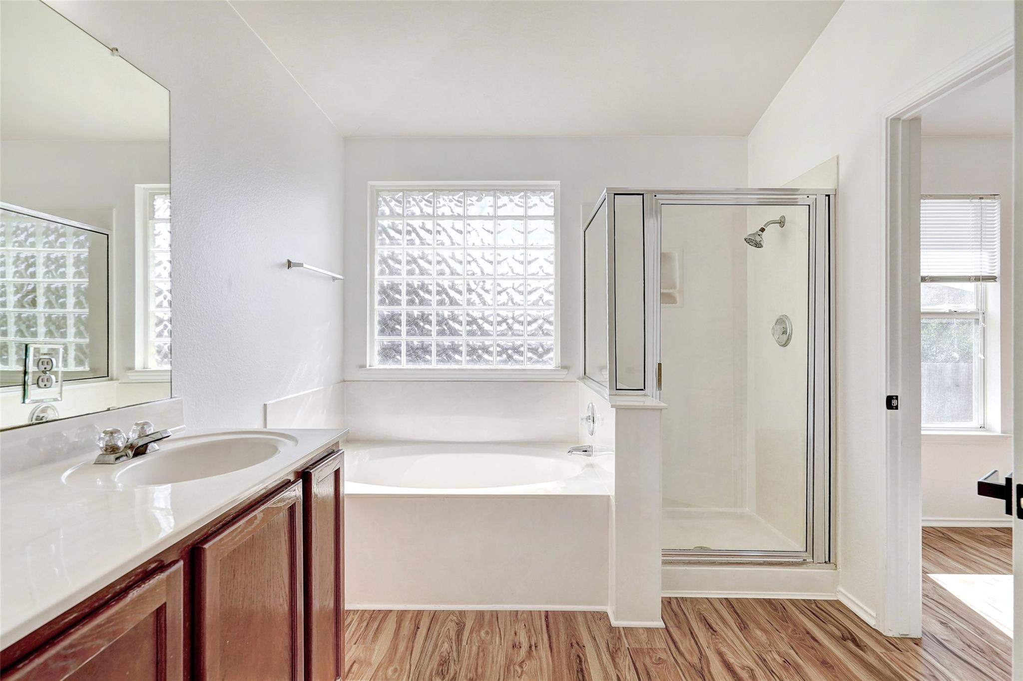 1305 Four Cabin Ct, Round Rock, TX 78665