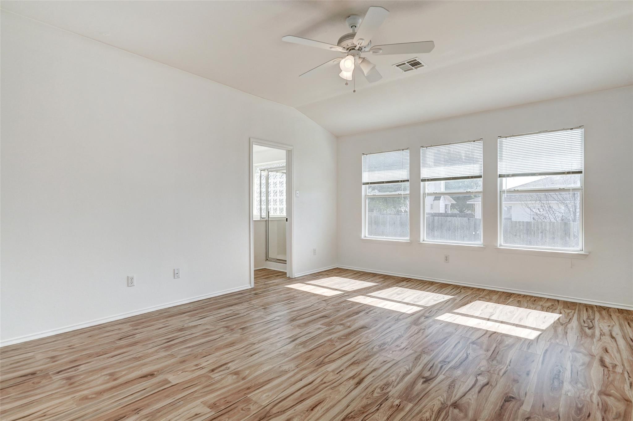 1305 Four Cabin Ct, Round Rock, TX 78665