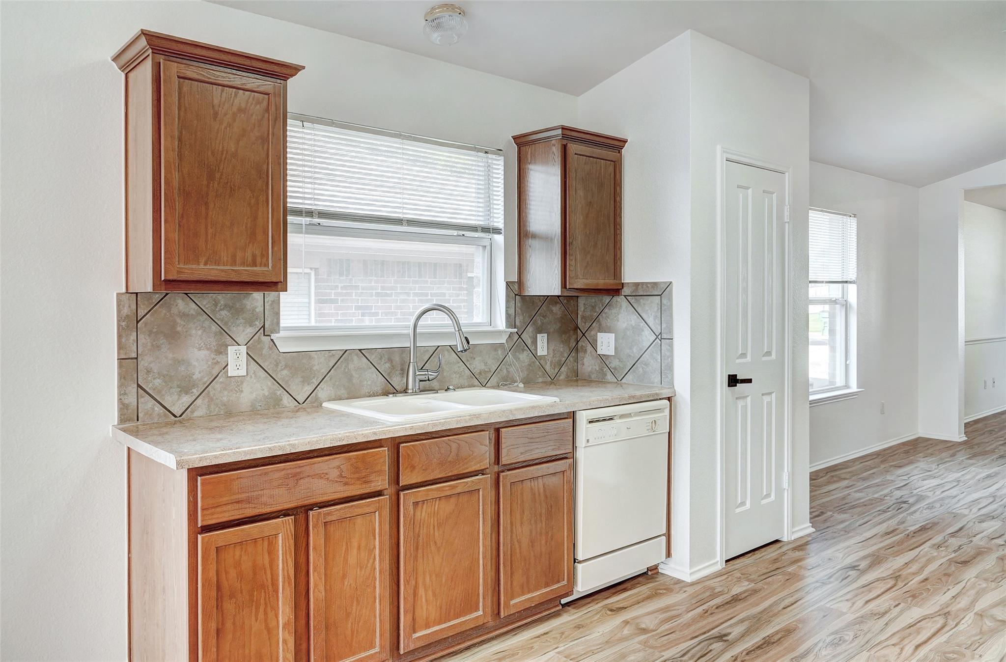 1305 Four Cabin Ct, Round Rock, TX 78665