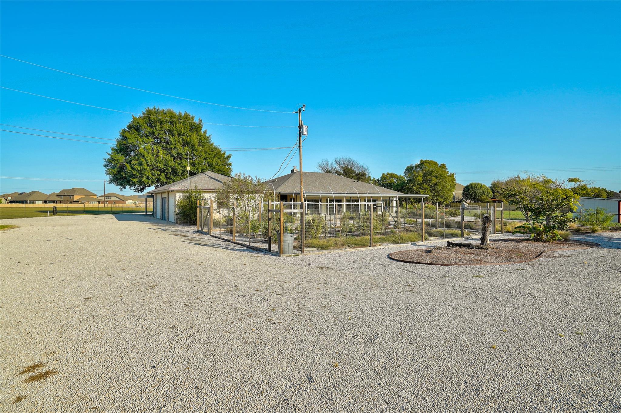 800 County Road 117, Round Rock, TX 78665