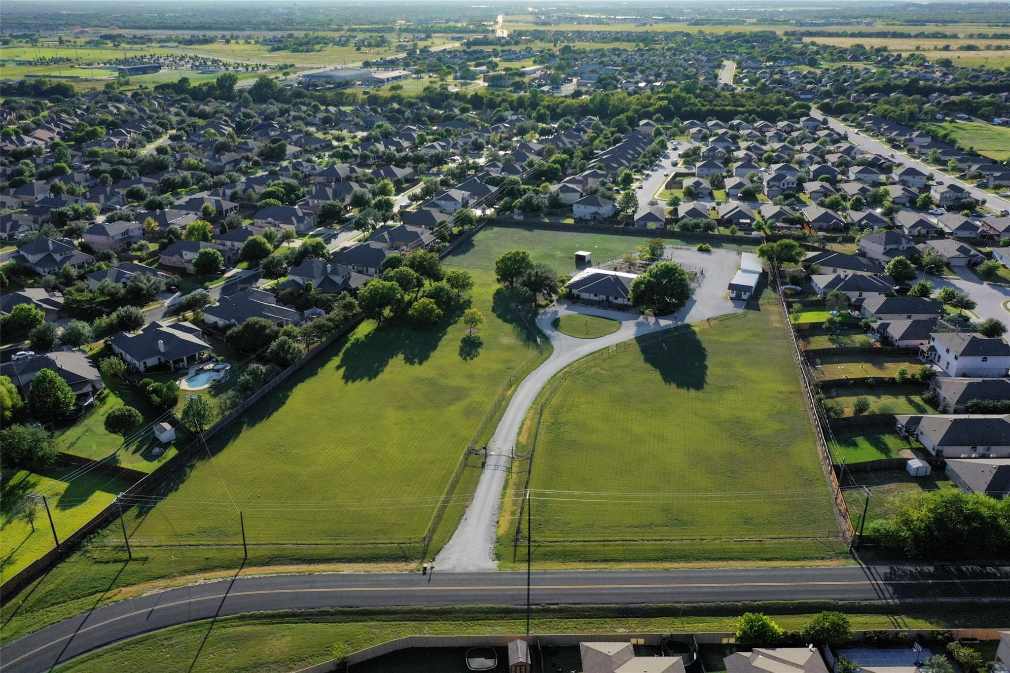 800 County Road 117, Round Rock, TX 78665