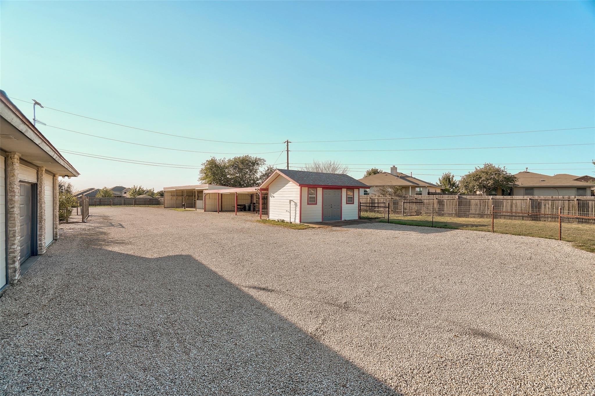 800 County Road 117, Round Rock, TX 78665