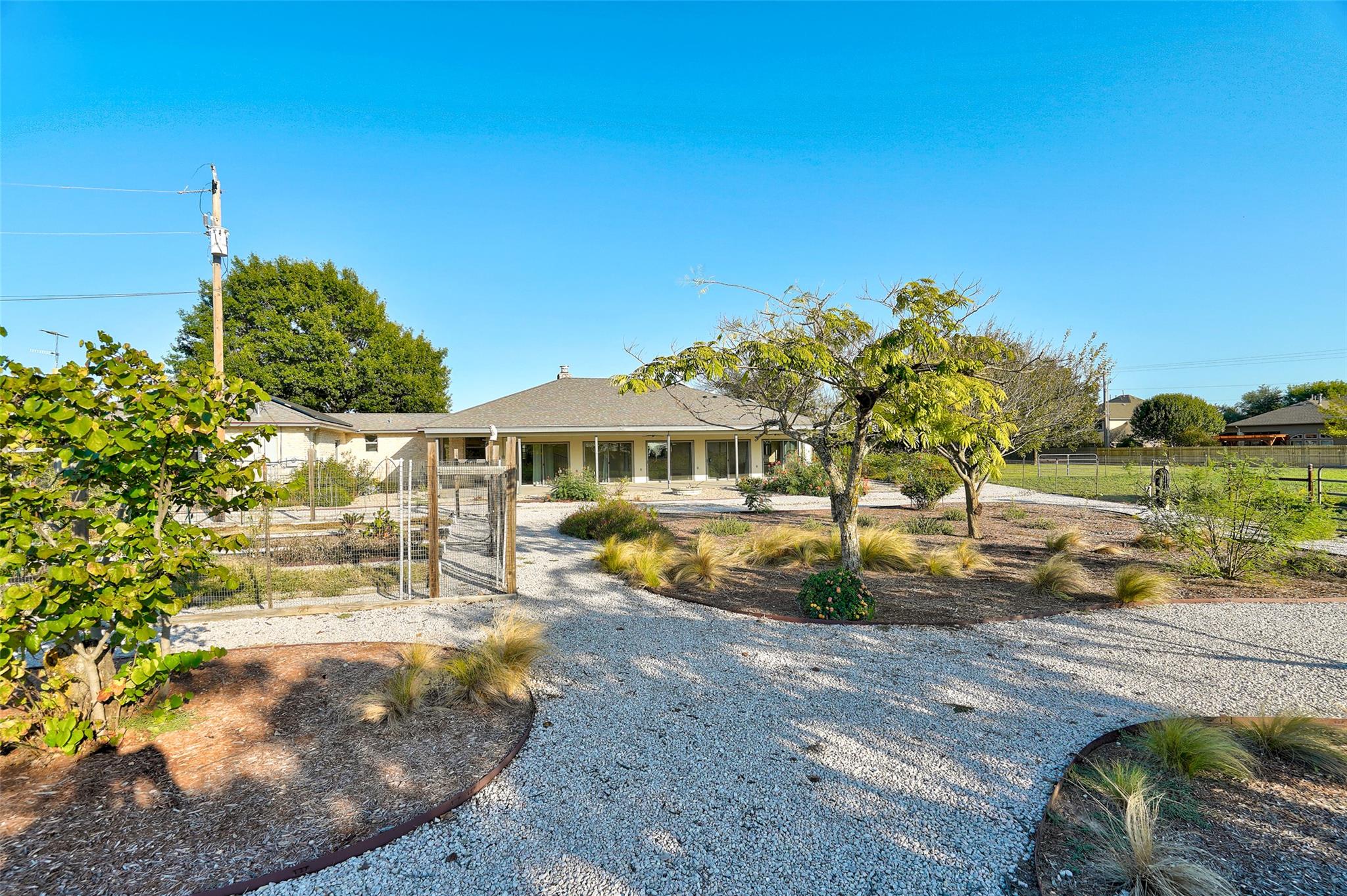 800 County Road 117, Round Rock, TX 78665