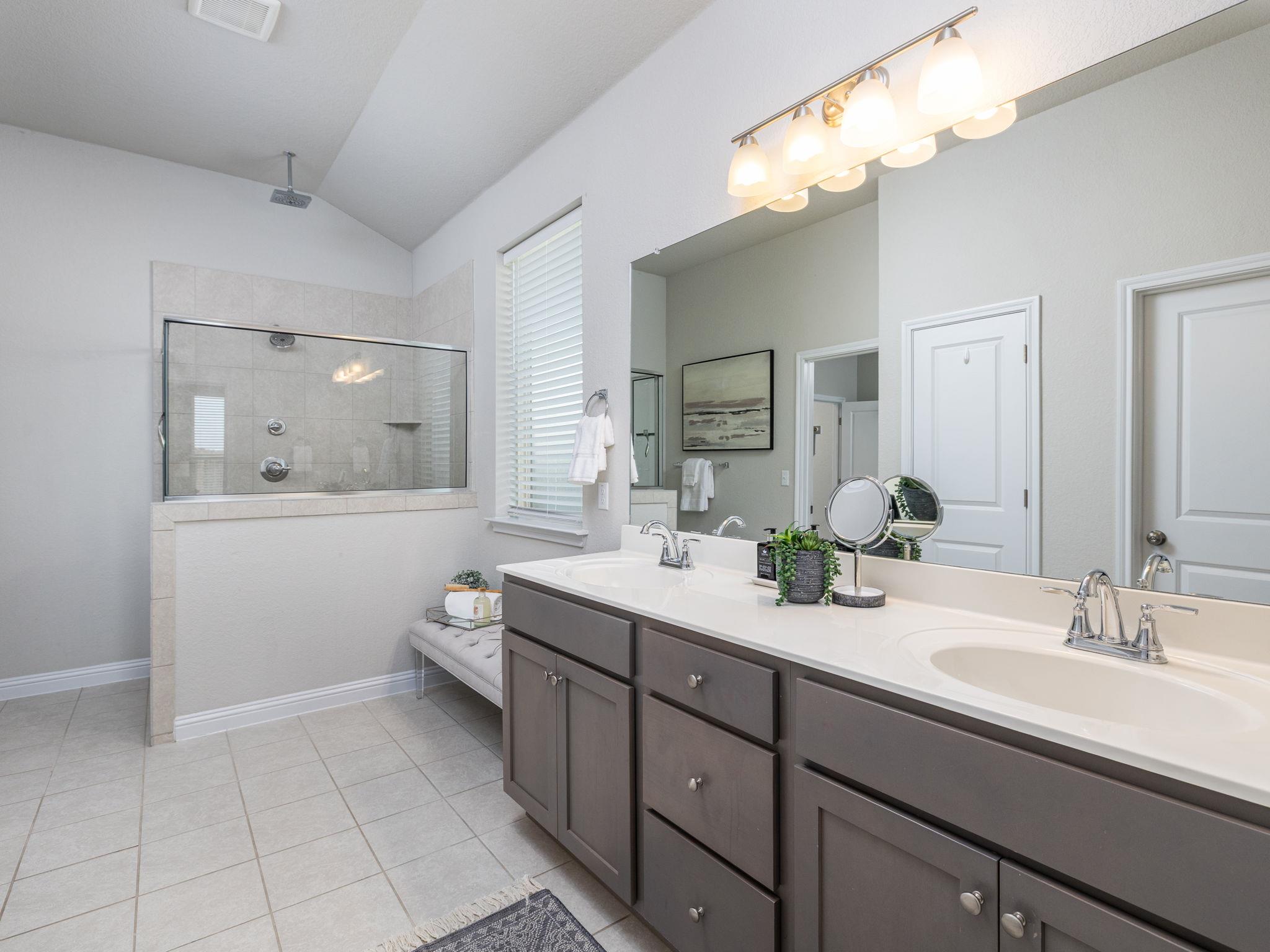 8204 Silhouette St, Austin, TX 78744