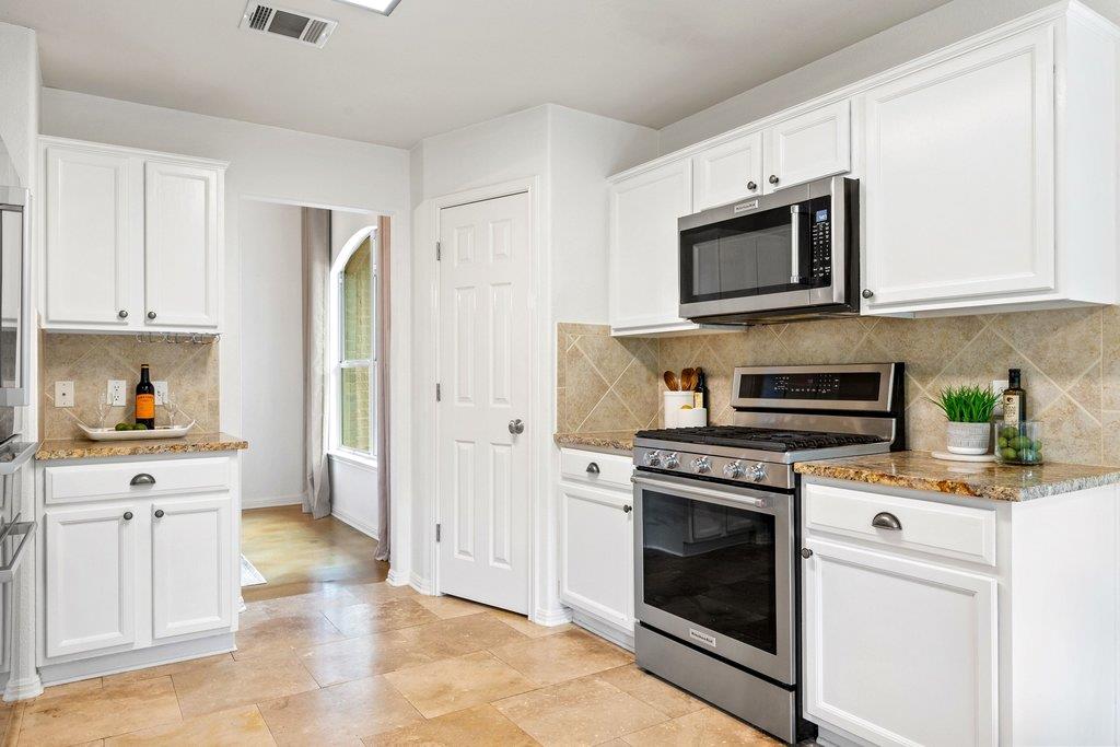 2505 Granite Creek Dr, Leander, TX 78641