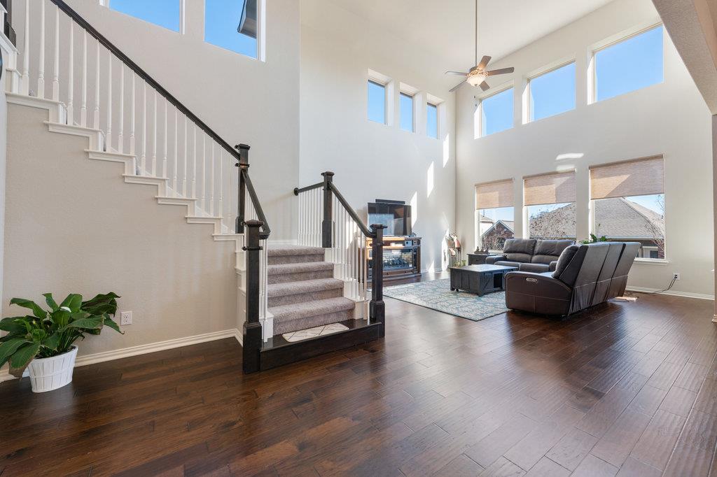 2921 Saint Paul Rivera Ln, Round Rock, TX 78665