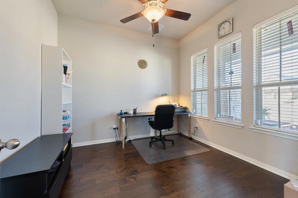 2921 Saint Paul Rivera Ln, Round Rock, TX 78665