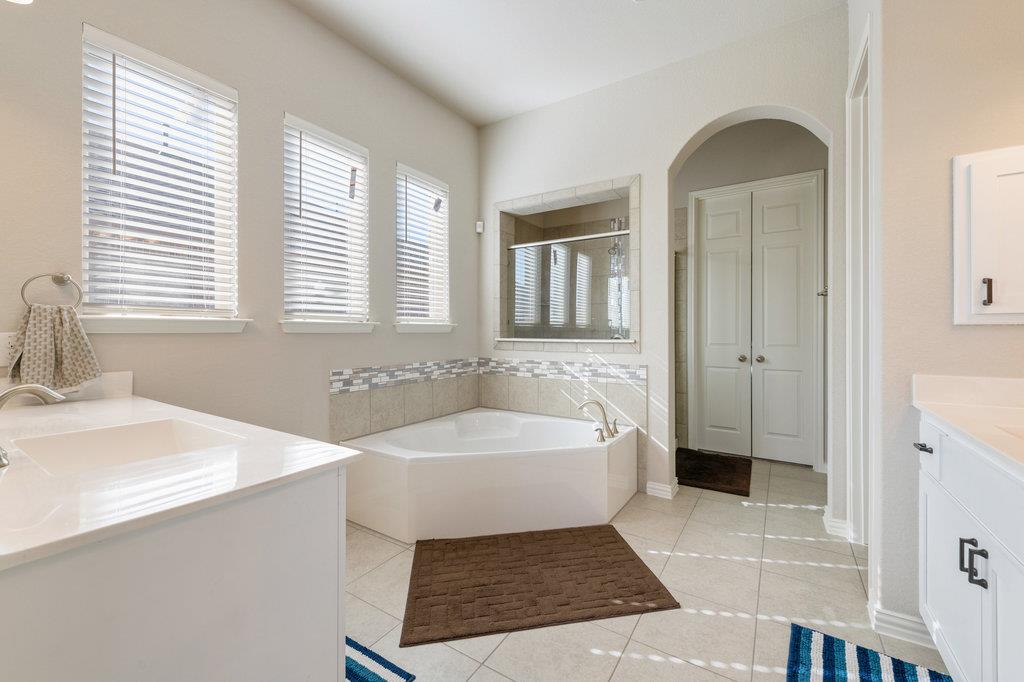 2921 Saint Paul Rivera Ln, Round Rock, TX 78665