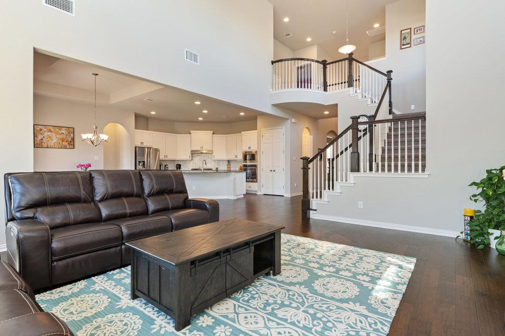 2921 Saint Paul Rivera Ln, Round Rock, TX 78665