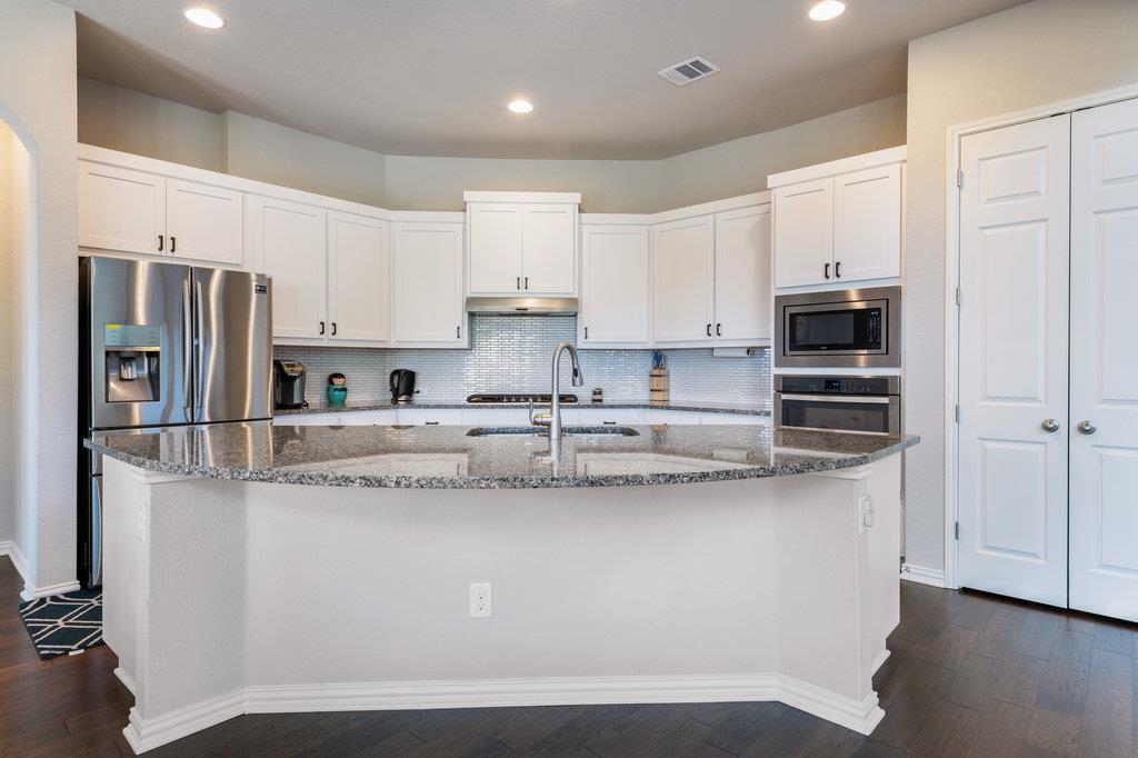 2921 Saint Paul Rivera Ln, Round Rock, TX 78665