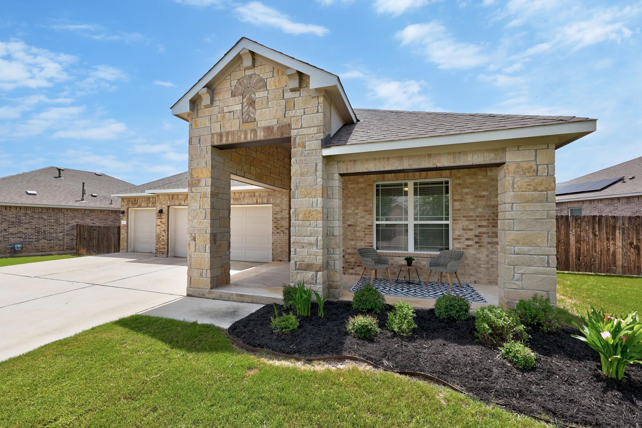 2413 Star Hill Ranch St, Georgetown, TX 78628