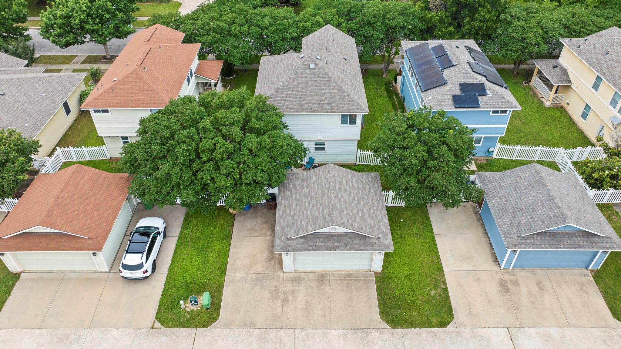 525 Rolling Oak Dr, Round Rock, TX 78664