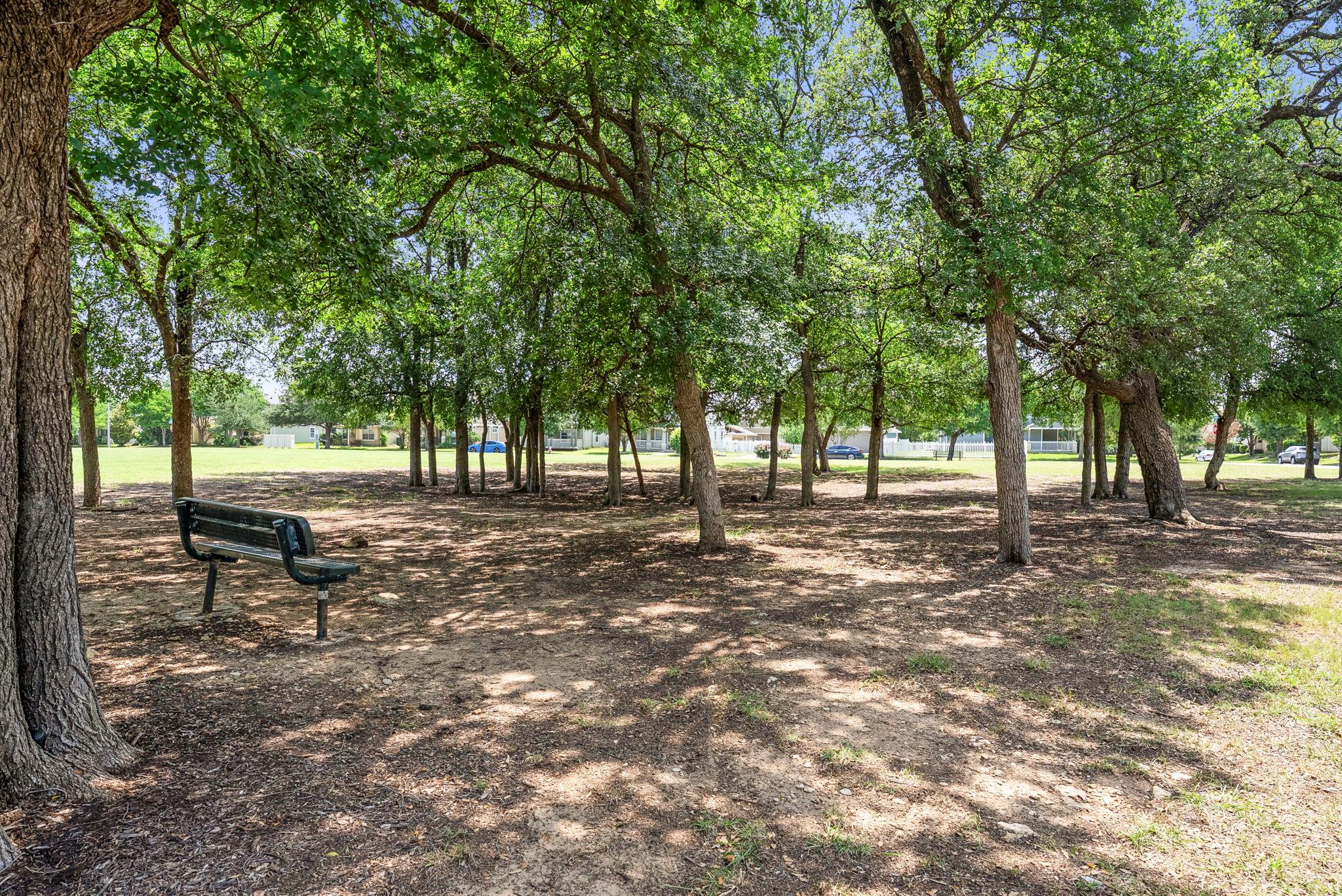 525 Rolling Oak Dr, Round Rock, TX 78664