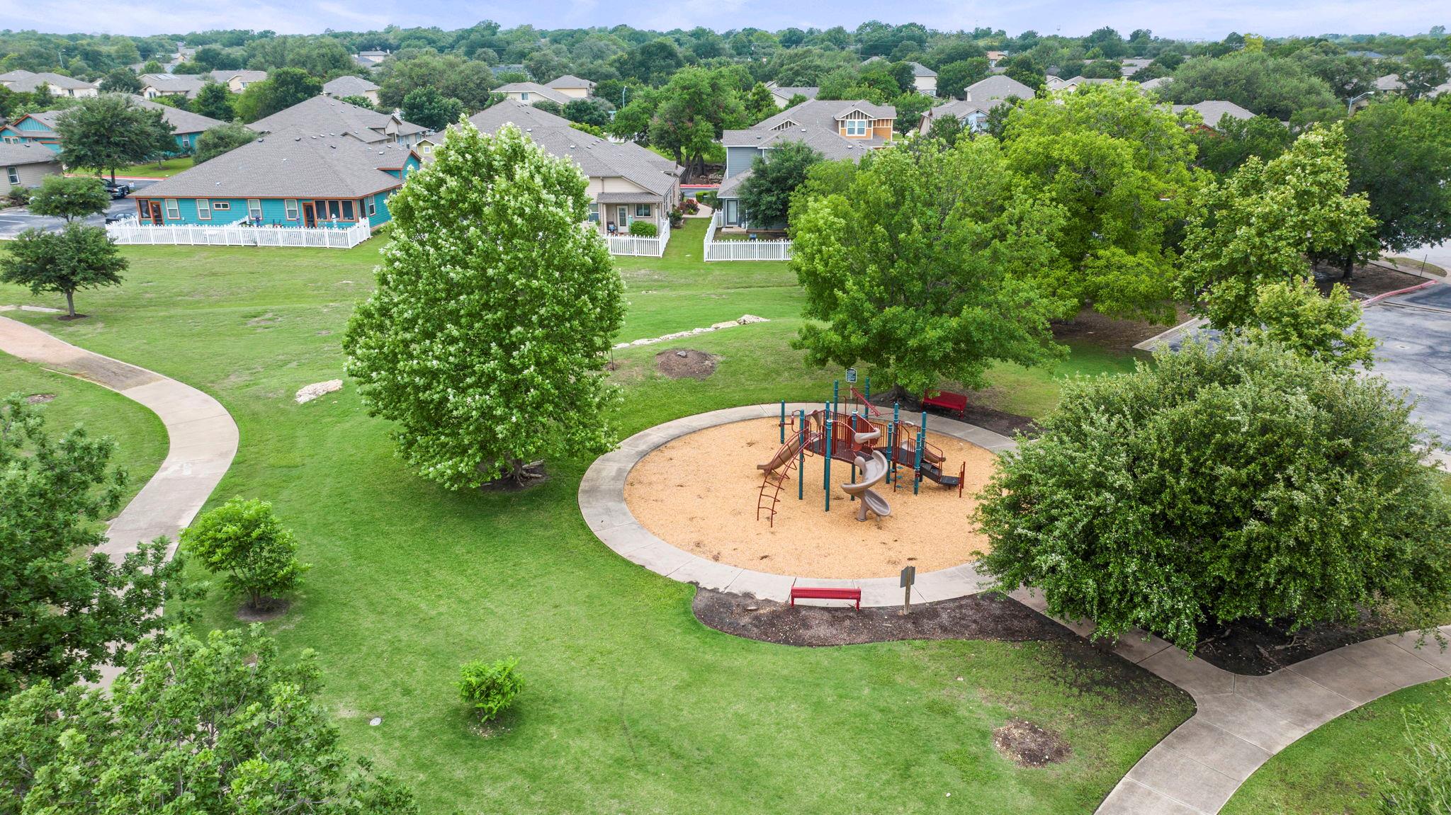 525 Rolling Oak Dr, Round Rock, TX 78664