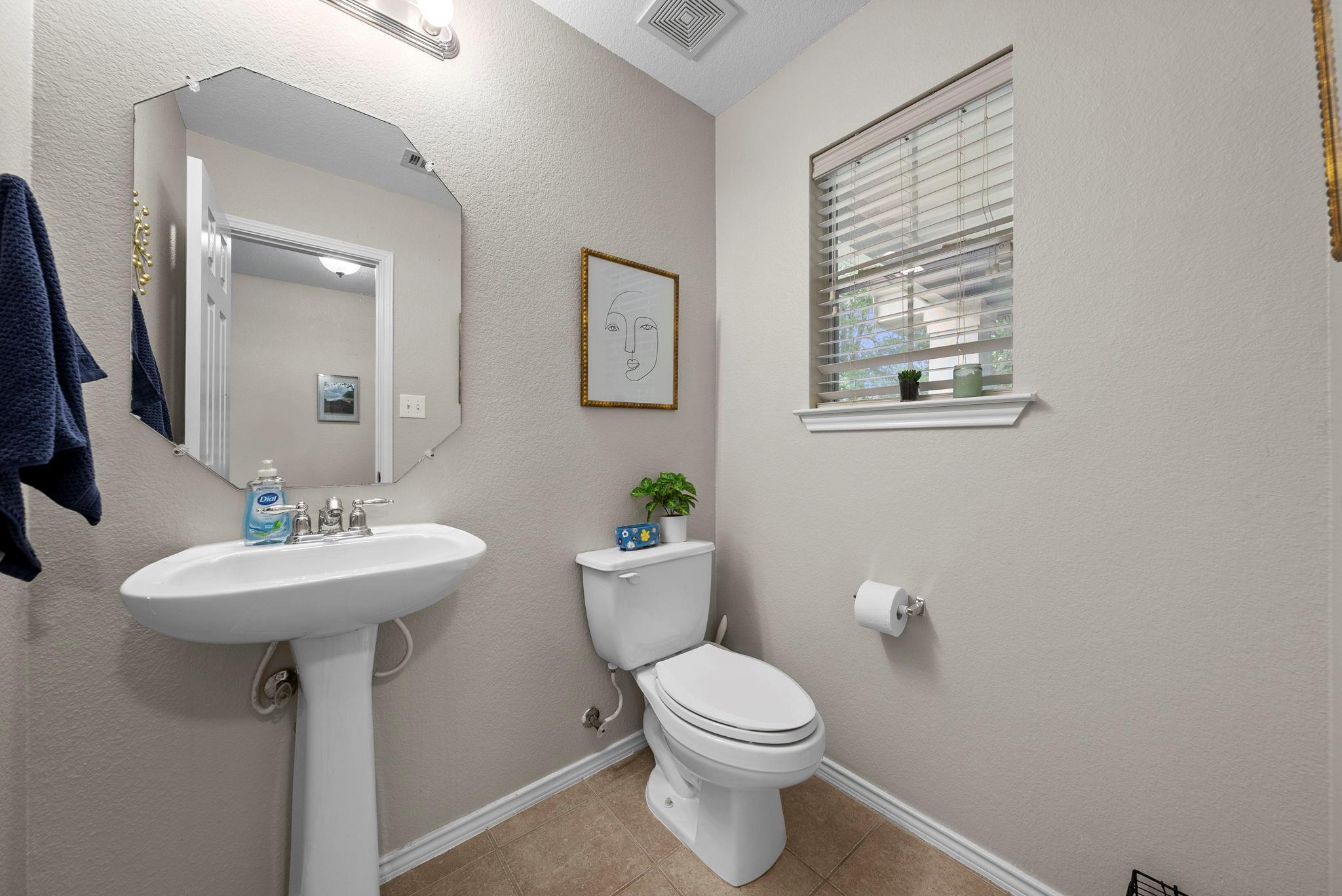 525 Rolling Oak Dr, Round Rock, TX 78664