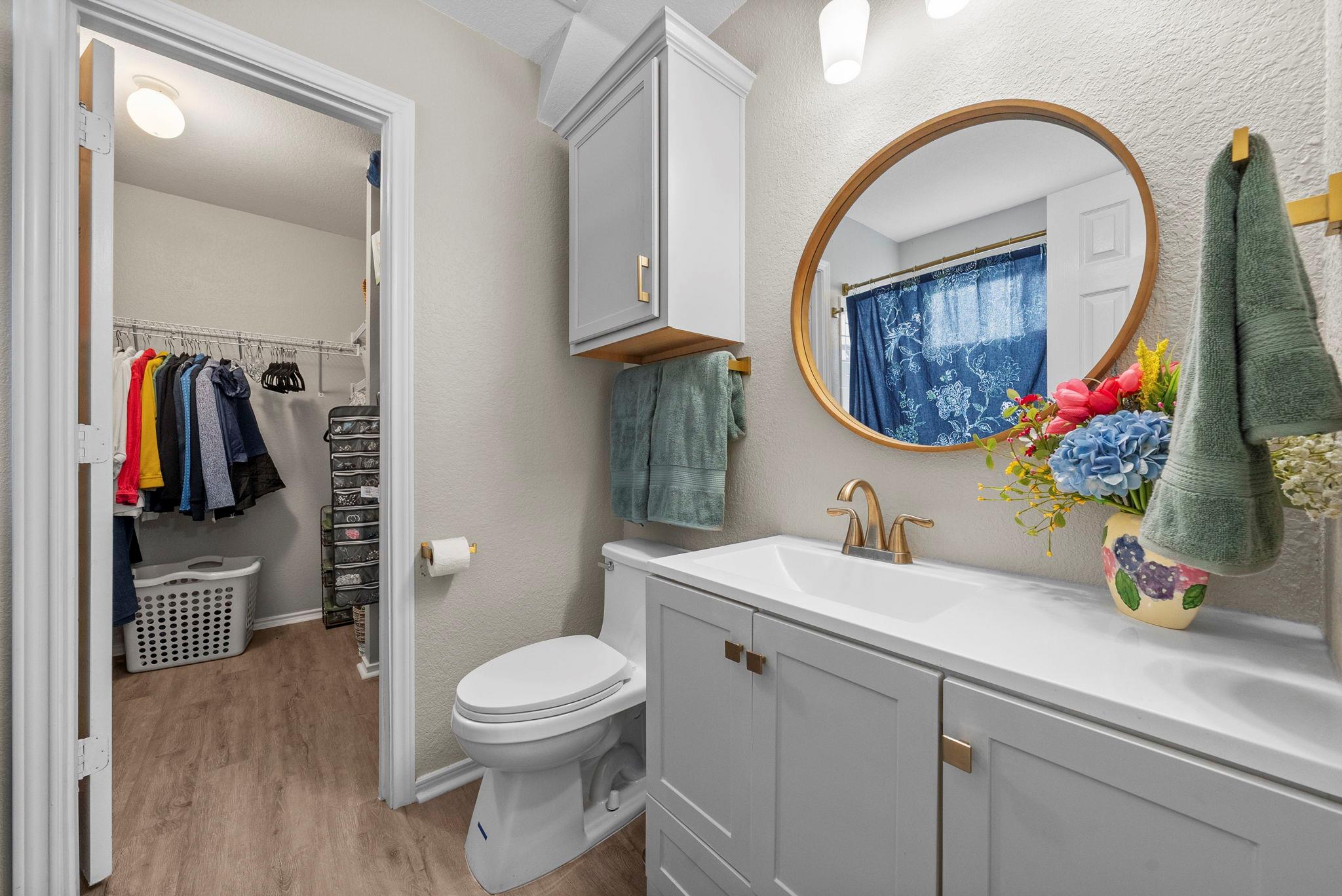 525 Rolling Oak Dr, Round Rock, TX 78664
