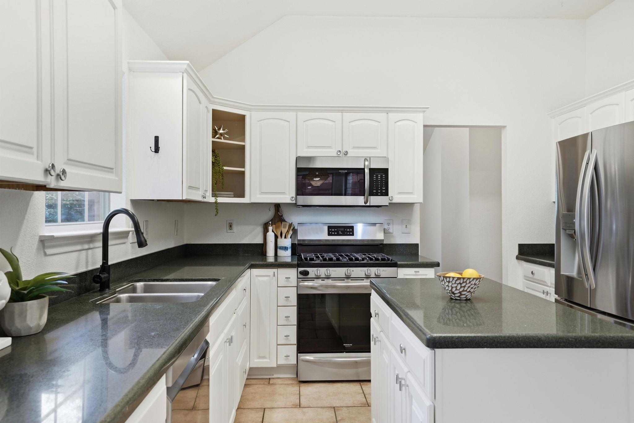 1313 Roadrunner Dr, Cedar Park, TX 78613