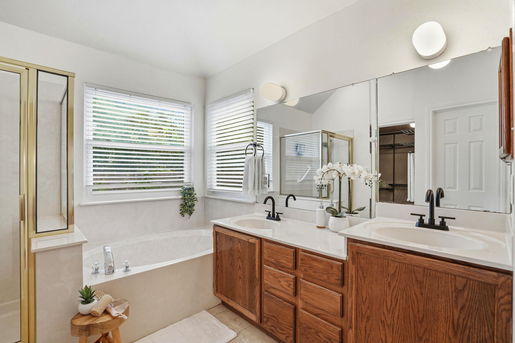 1313 Roadrunner Dr, Cedar Park, TX 78613