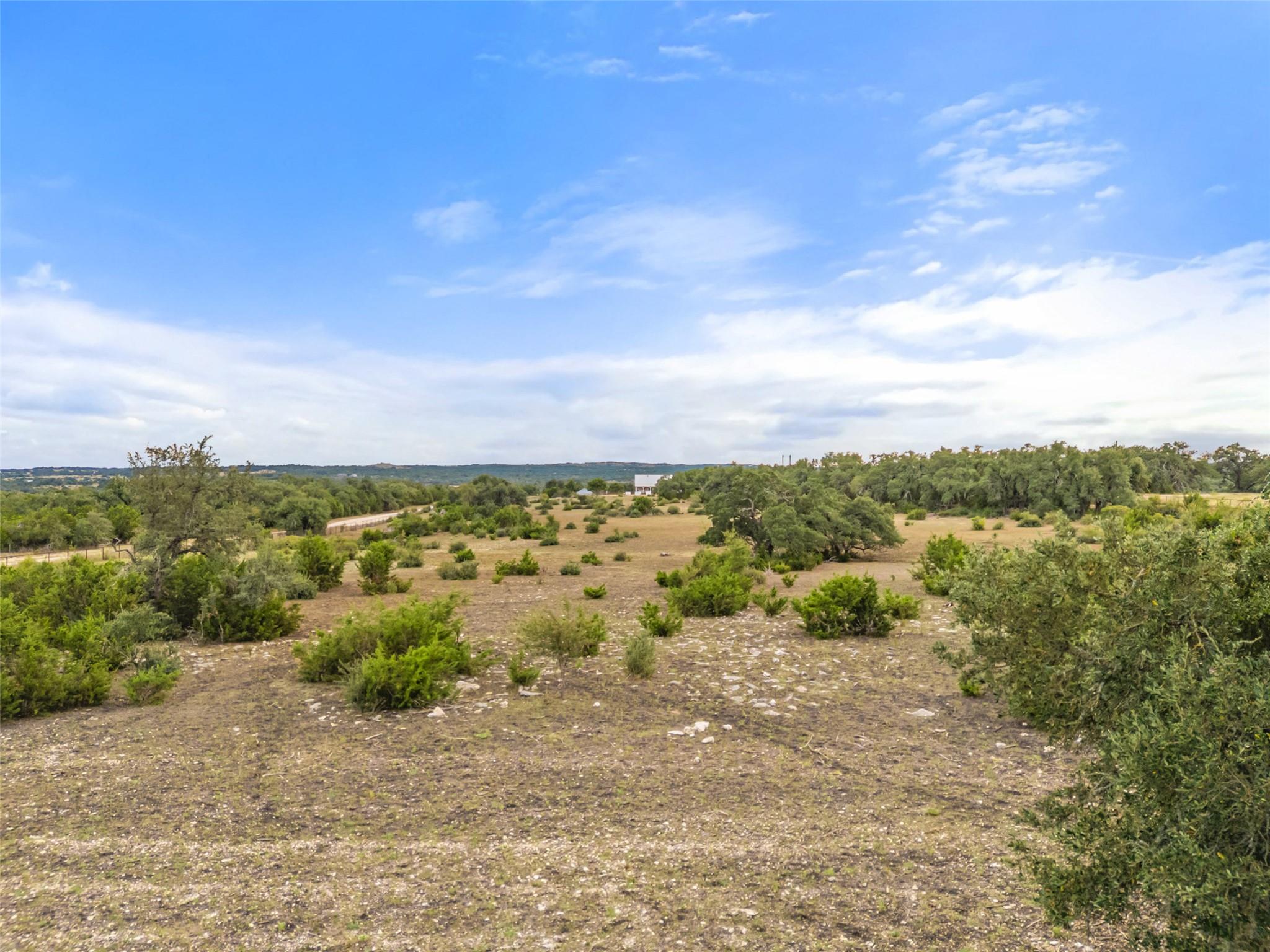 561 Broken Bit Trl, Dripping Springs, TX 78620