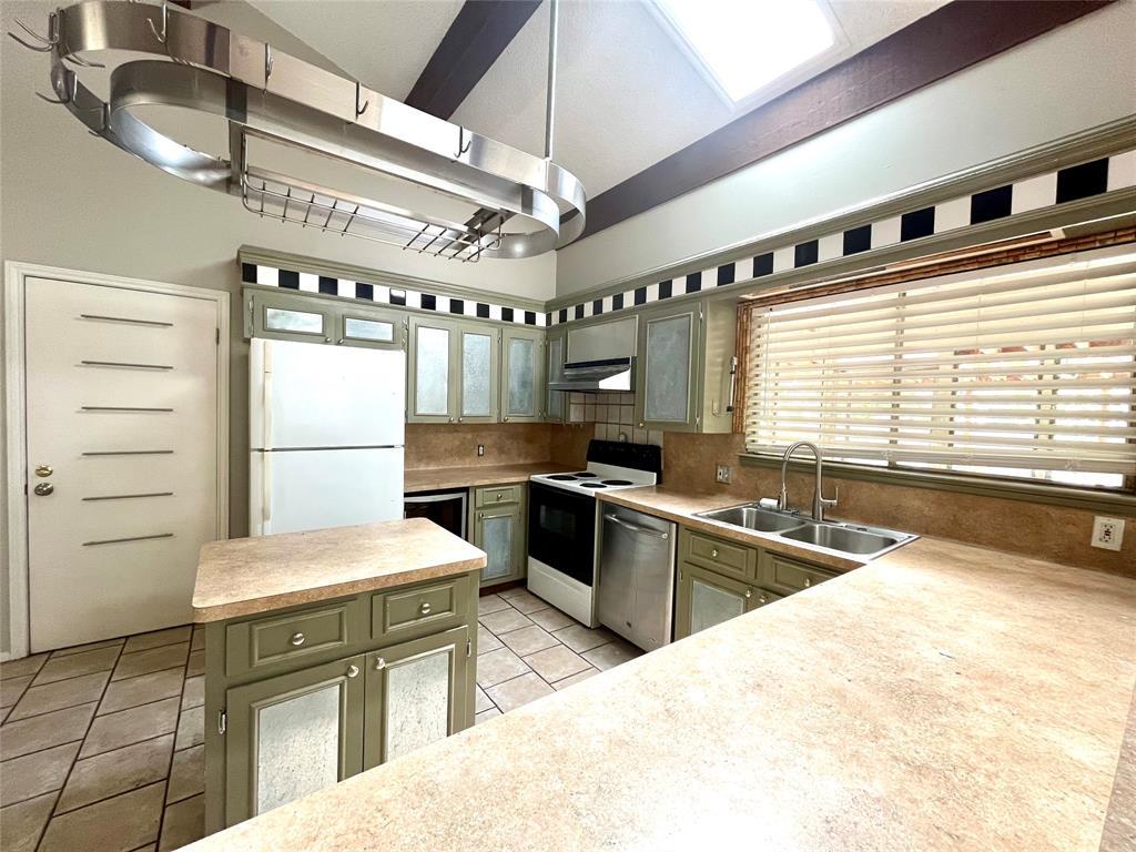 2307 Monarch Dr, Austin, TX 78748