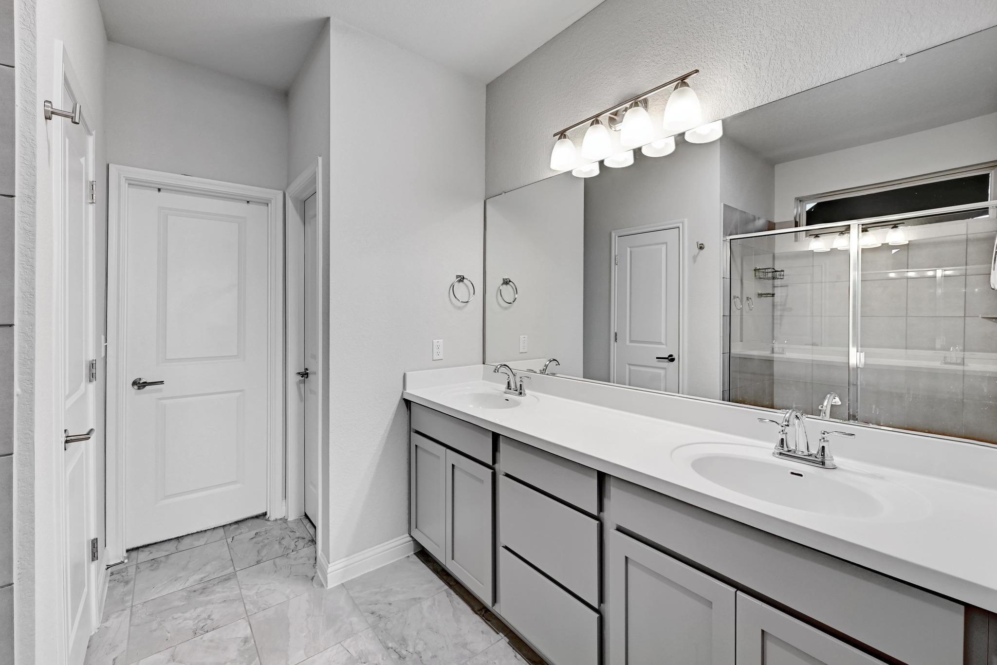 8300 Turnberry Ln, Austin, TX 78744
